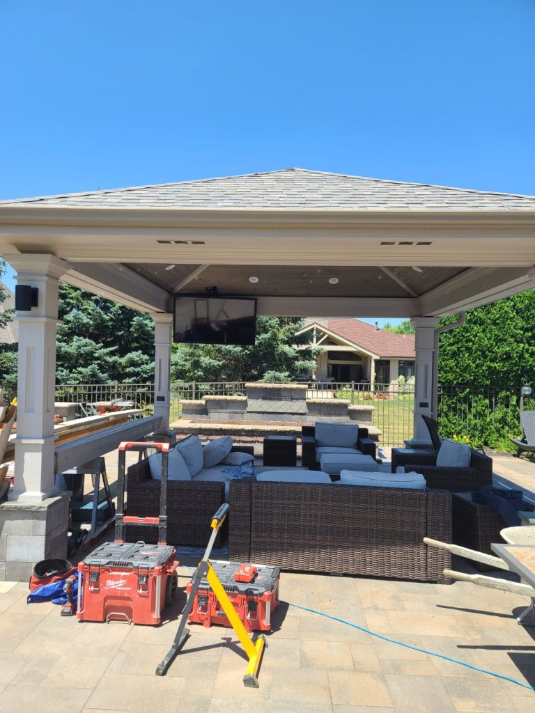 Backyard pavilion and outdoor living space built in the Western Chicago suburbs